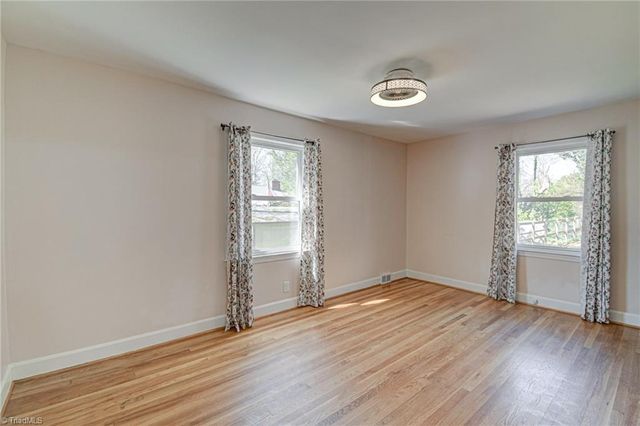 2229 Cherokee Lane, Winston-salem, NC 27103