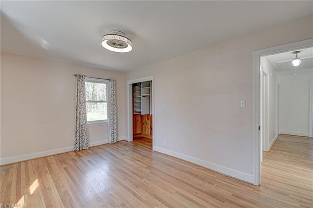 2229 Cherokee Lane, Winston-salem, NC 27103