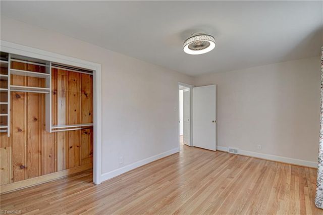 2229 Cherokee Lane, Winston-salem, NC 27103