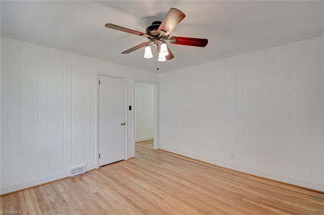 2229 Cherokee Lane, Winston-salem, NC 27103