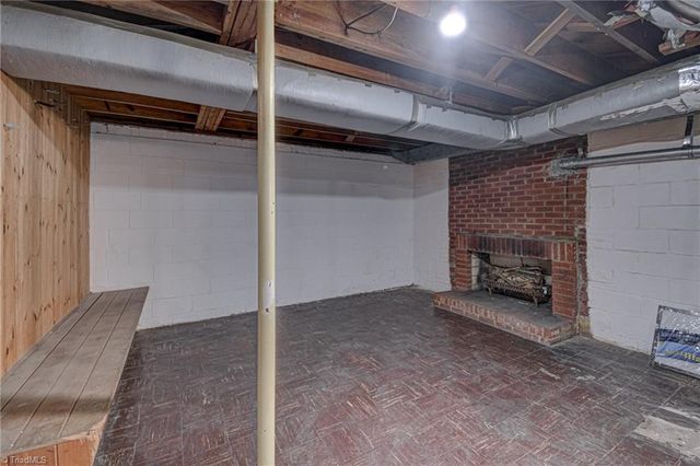 2229 Cherokee Lane, Winston-salem, NC 27103