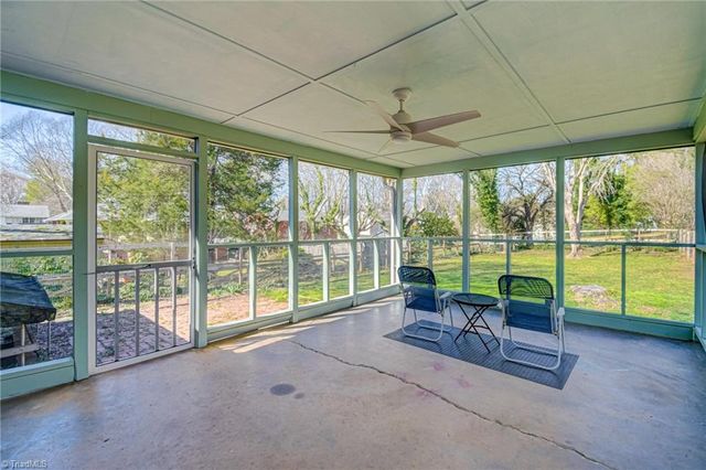 2229 Cherokee Lane, Winston-salem, NC 27103