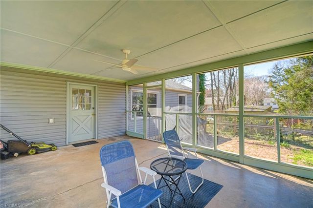 2229 Cherokee Lane, Winston-salem, NC 27103