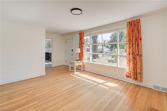 2229 Cherokee Lane, Winston-salem, NC 27103