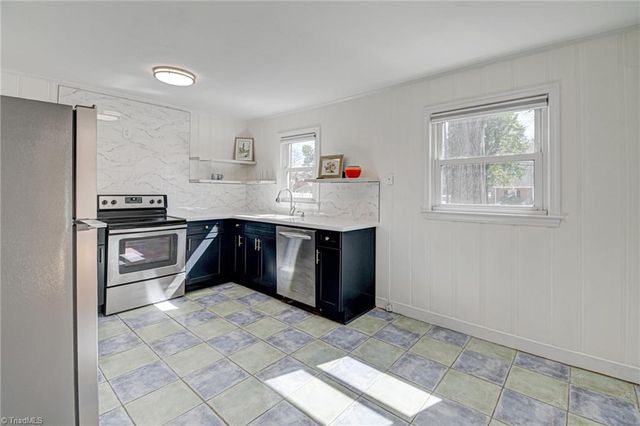 2229 Cherokee Lane, Winston-salem, NC 27103