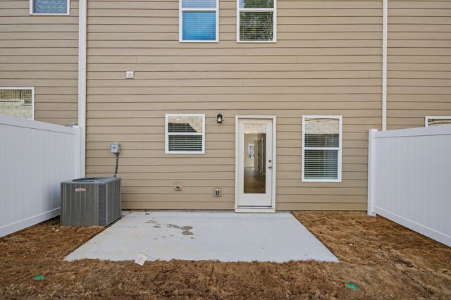 126 Ironhorse Way, Dickson, TN 37055