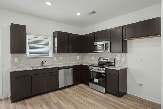 126 Ironhorse Way, Dickson, TN 37055