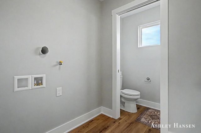 117 Chase Nw, Kent City Vllg, MI 49330
