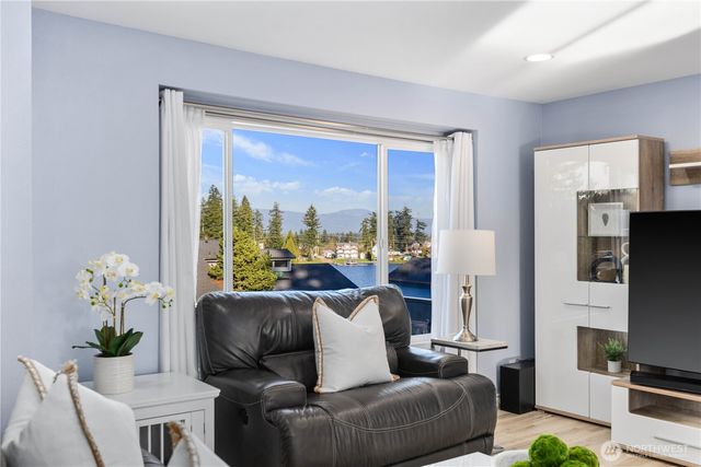 2610 211th Avenue E, Lake Tapps, WA 98391