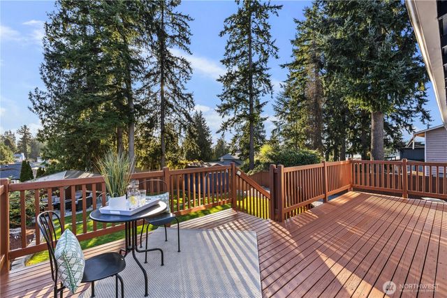 2610 211th Avenue E, Lake Tapps, WA 98391