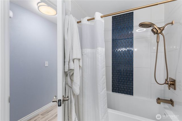 2610 211th Avenue E, Lake Tapps, WA 98391