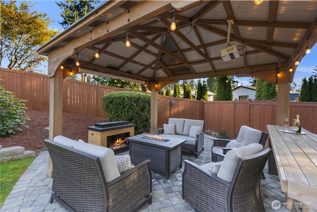 2610 211th Avenue E, Lake Tapps, WA 98391