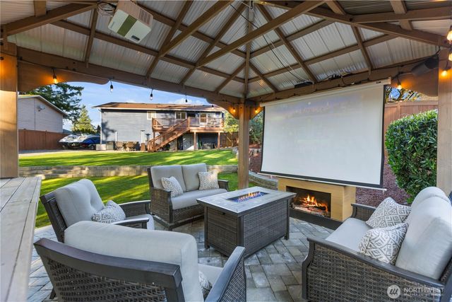 2610 211th Avenue E, Lake Tapps, WA 98391