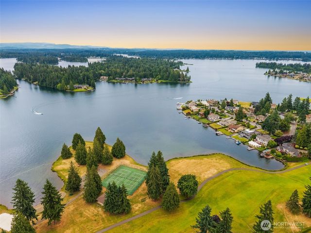 2610 211th Avenue E, Lake Tapps, WA 98391