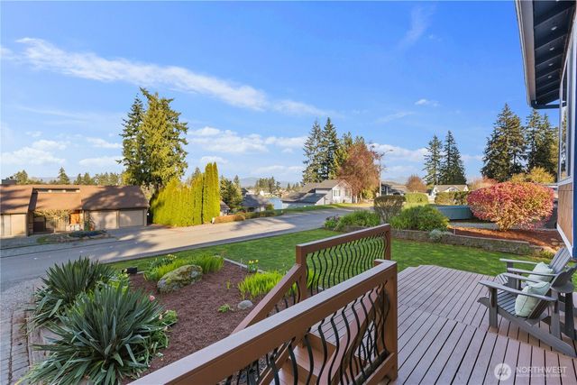 2610 211th Avenue E, Lake Tapps, WA 98391