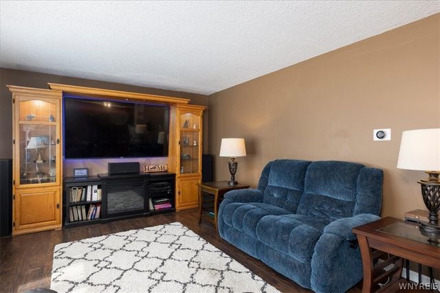 278 North Seine Drive, Cheektowaga, NY 14227