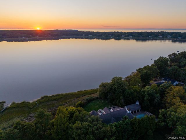 29 Gaul Road S, East Setauket, NY 11733