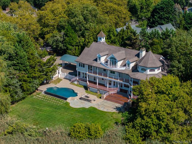 29 Gaul Road S, East Setauket, NY 11733