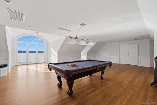 29 Gaul Road S, East Setauket, NY 11733