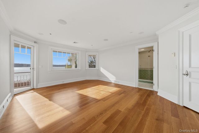 29 Gaul Road S, East Setauket, NY 11733