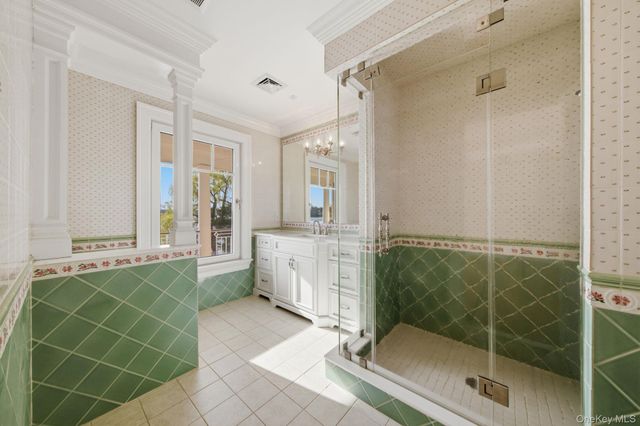 29 Gaul Road S, East Setauket, NY 11733