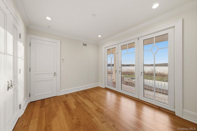 29 Gaul Road S, East Setauket, NY 11733