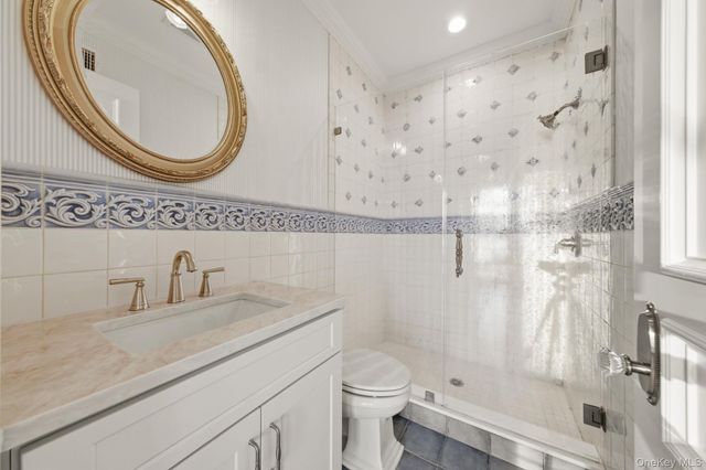 29 Gaul Road S, East Setauket, NY 11733