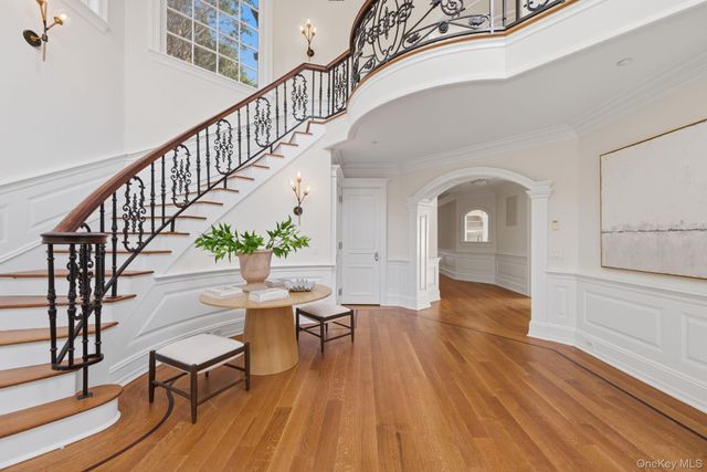 29 Gaul Road S, East Setauket, NY 11733