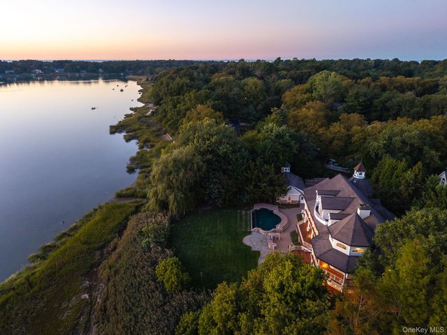 29 Gaul Road S, East Setauket, NY 11733