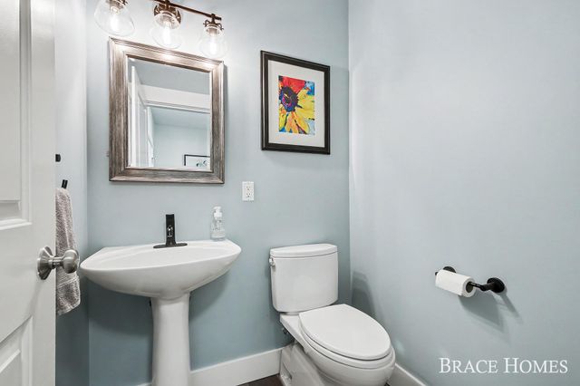3726 Atwater Hills Court NE, Grand Rapids, MI 49525