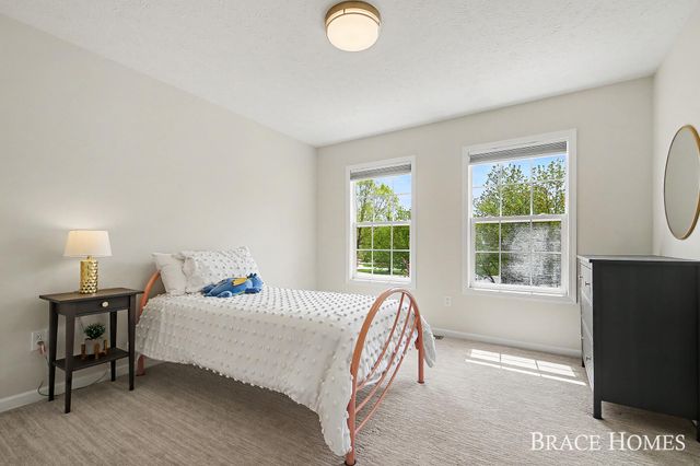 3726 Atwater Hills Court NE, Grand Rapids, MI 49525