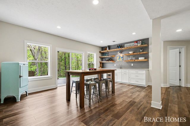 3726 Atwater Hills Court NE, Grand Rapids, MI 49525