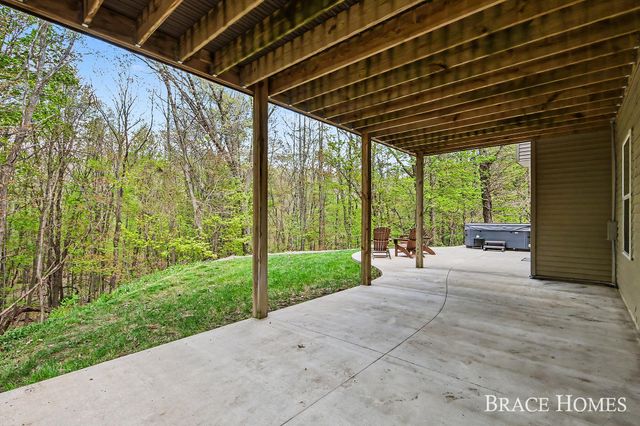 3726 Atwater Hills Court NE, Grand Rapids, MI 49525