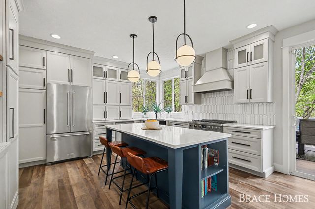 3726 Atwater Hills Court NE, Grand Rapids, MI 49525