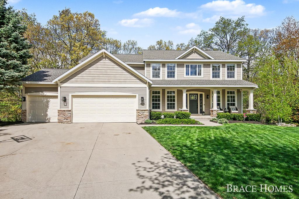 3726 Atwater Hills Court NE, Grand Rapids, MI 49525