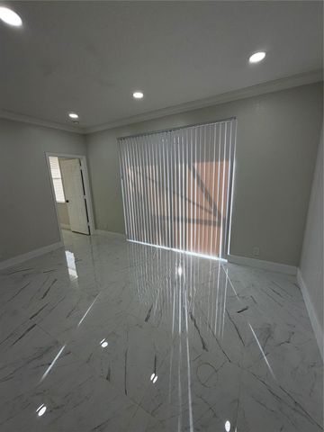 5473 NW 90th Avenue, Sunrise, FL 33351