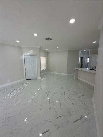 5473 NW 90th Avenue, Sunrise, FL 33351