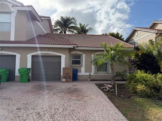 5473 NW 90th Avenue, Sunrise, FL 33351