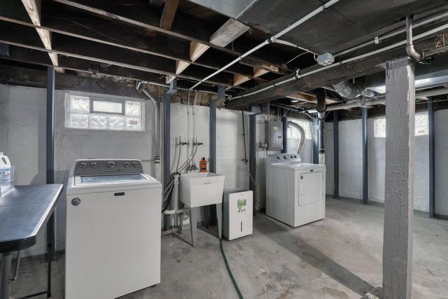 3533 S 44th STREET, Greenfield, WI 53220