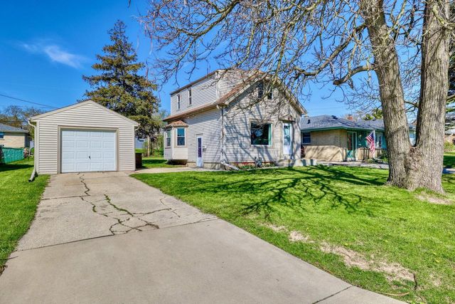 3533 S 44th STREET, Greenfield, WI 53220