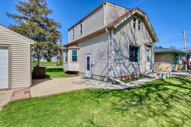 3533 S 44th STREET, Greenfield, WI 53220