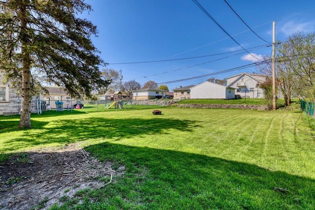 3533 S 44th STREET, Greenfield, WI 53220