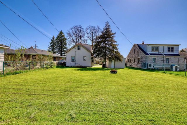 3533 S 44th STREET, Greenfield, WI 53220