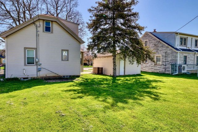 3533 S 44th STREET, Greenfield, WI 53220