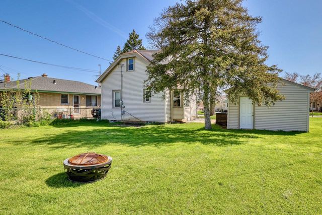 3533 S 44th STREET, Greenfield, WI 53220