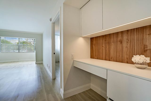 3100 Holiday Springs Boulevard 111, Margate, FL 33063