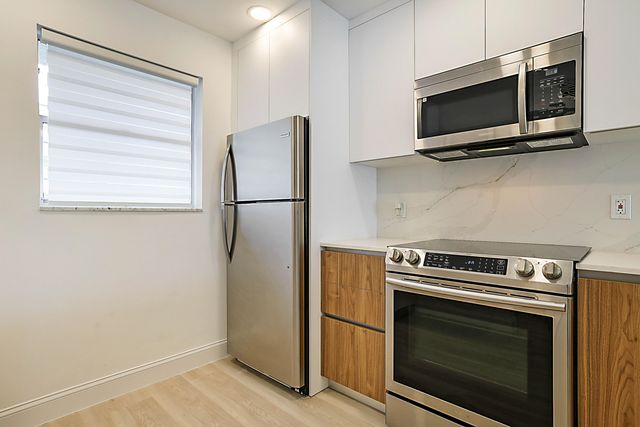 3100 Holiday Springs Boulevard 111, Margate, FL 33063