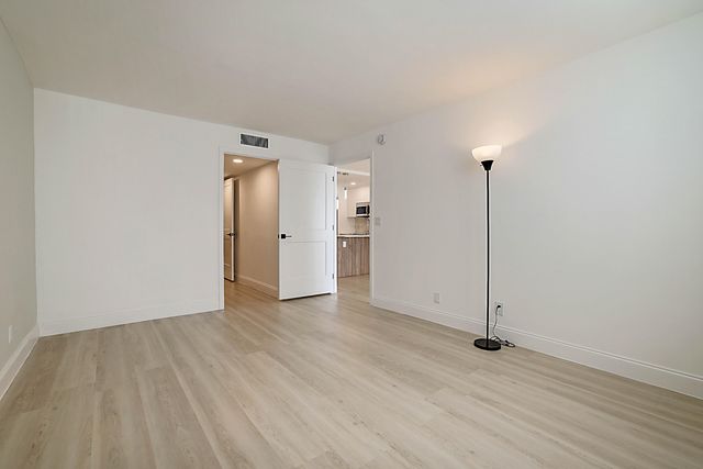 3100 Holiday Springs Boulevard 111, Margate, FL 33063