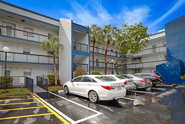 3100 Holiday Springs Boulevard 111, Margate, FL 33063