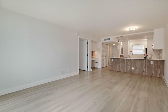 3100 Holiday Springs Boulevard 111, Margate, FL 33063